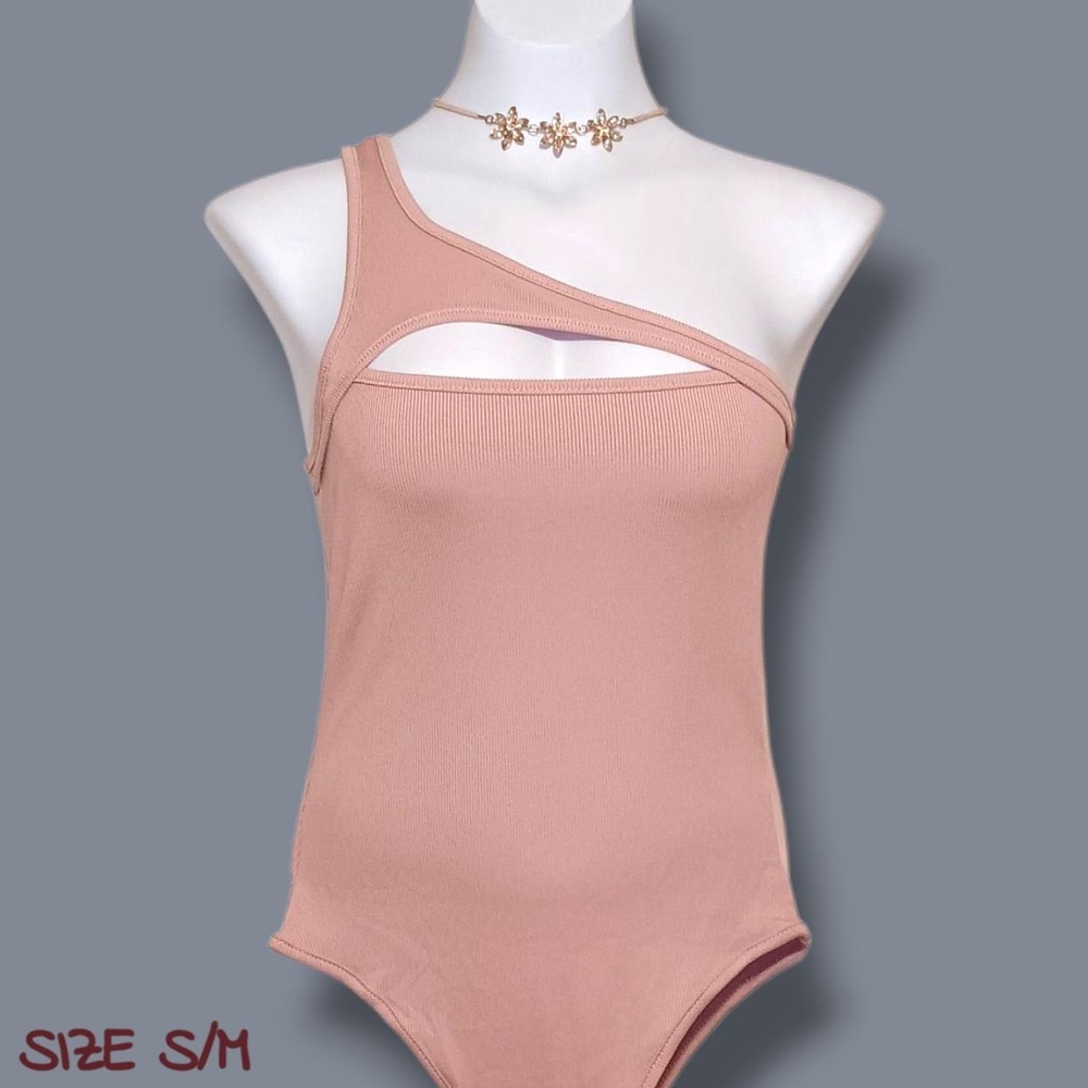 One-Shoulder Pink Bodysuit